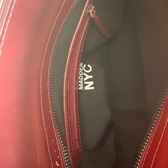 Steve Madden Burgundy shoulder Tote Bag with coin purse - Picture 10 of 10